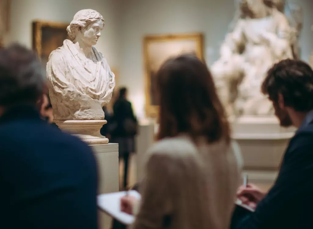 Visite dessinée au musée pour adultes avec Paris Antoinette
