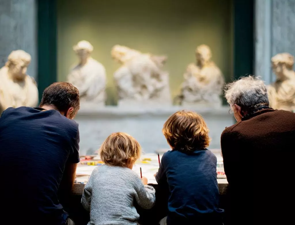 Visite dessinée au musée avec Paris Antoinette